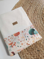 Couverture bébé écoresponsable - motif Woodland