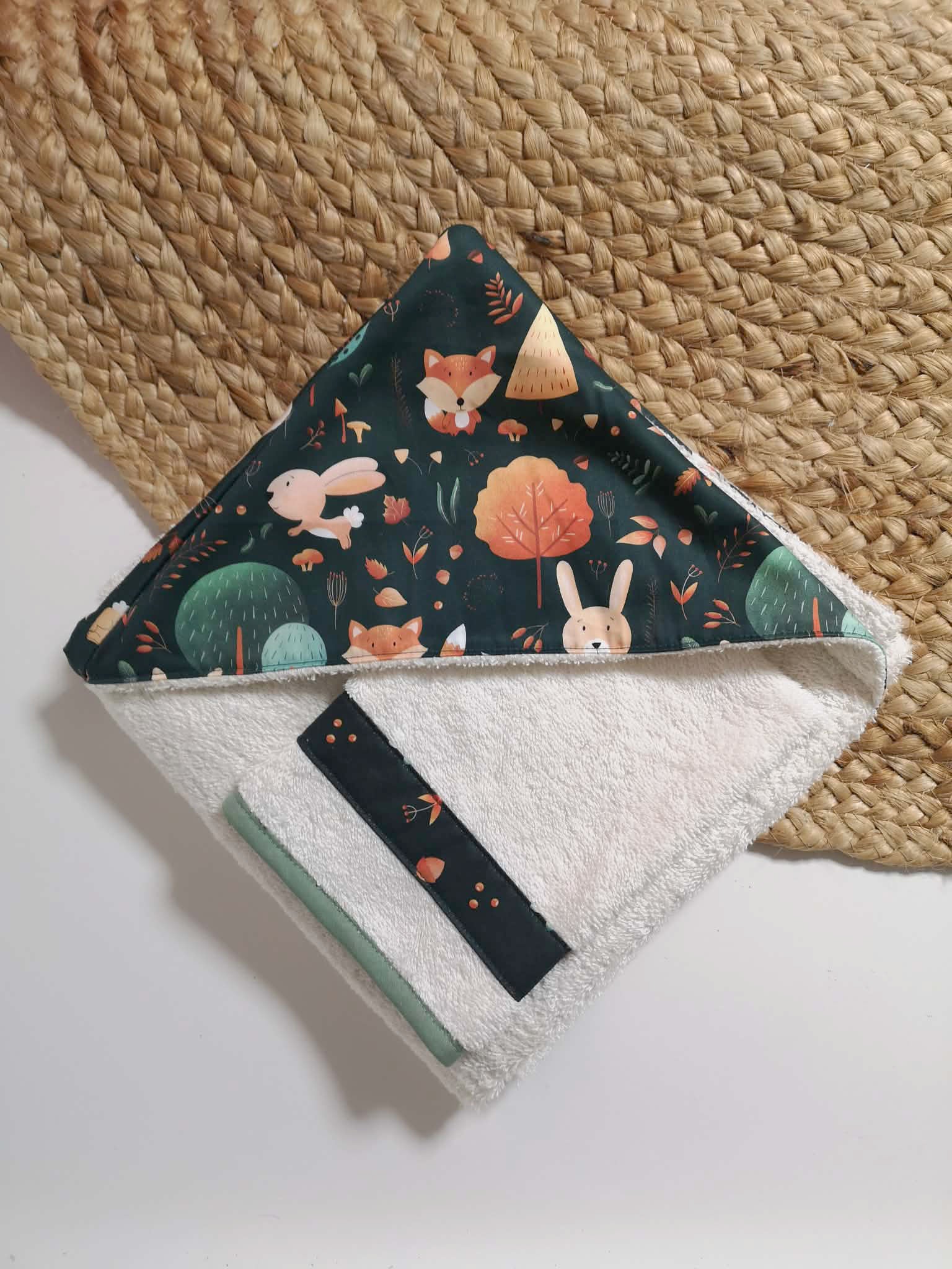Cape de bain bébé en coton biologique - motif Woodland
