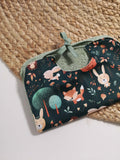 Bavoir bébé classique en coton biologique - motif Woodland