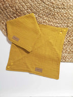 Foulard bavoir bébé en gaze de coton bio personnalisable