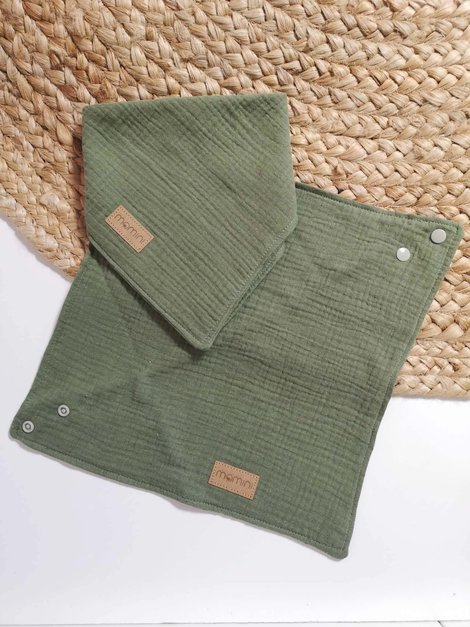 Foulard bavoir bébé en gaze de coton bio personnalisable