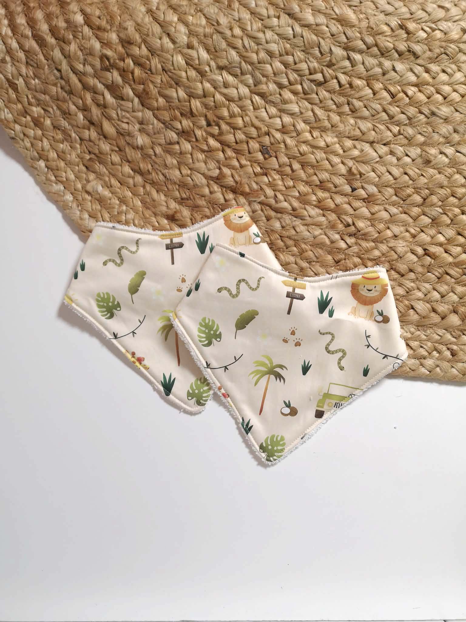 Bavoir bandana bébé en coton bio - motif Mini Safari