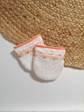 Gants de toilette enfant en coton bio – Pêches & Pâquerettes