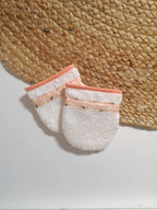 Gants de toilette enfant en coton bio – Pêches & Pâquerettes