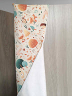 Cape de bain bébé et gant en éponge bambou - motif Woodland