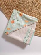 Cape de bain bébé en coton bio – Pêches & Pâquerettes