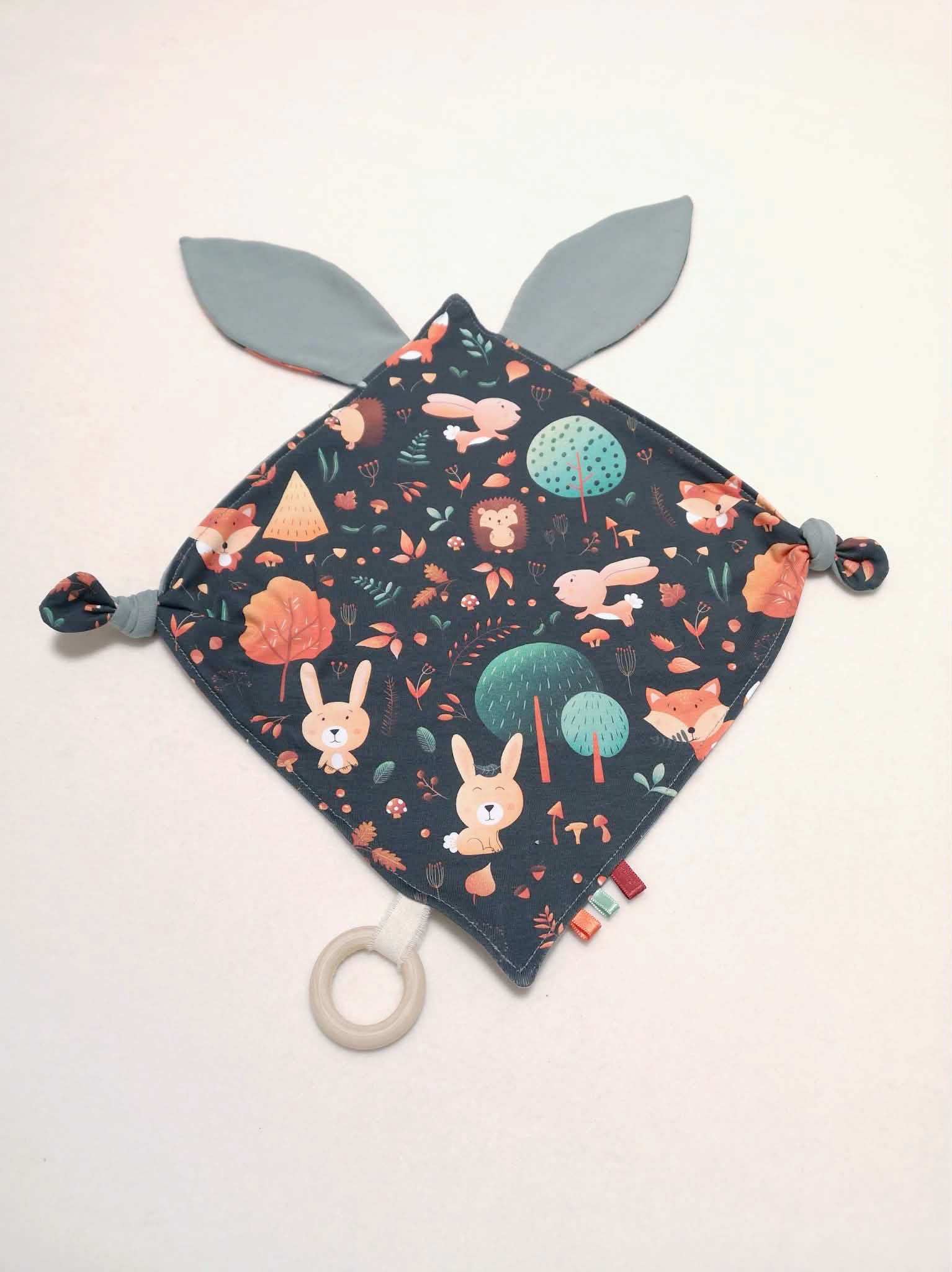 Doudou bébé en jersey biologique - motif Woodland
